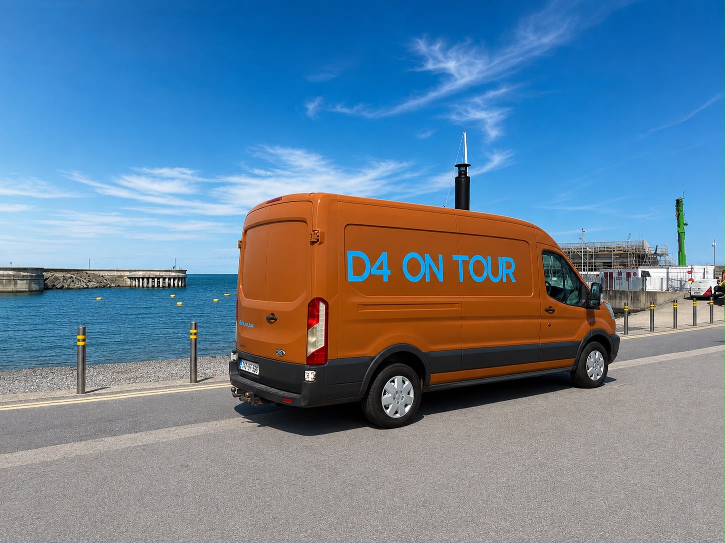 D4 On Tour sauna van by the coast